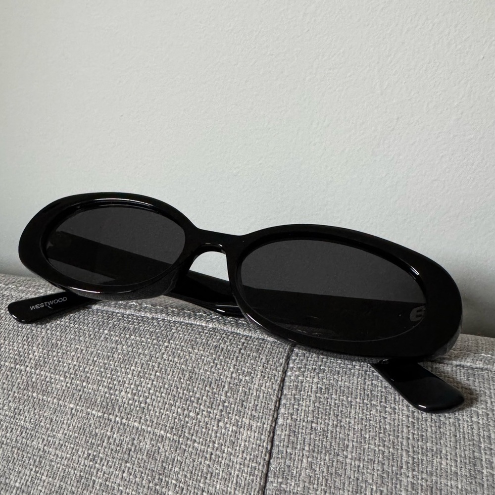 Polarized Dime Westwood Black Oval Sunglasses